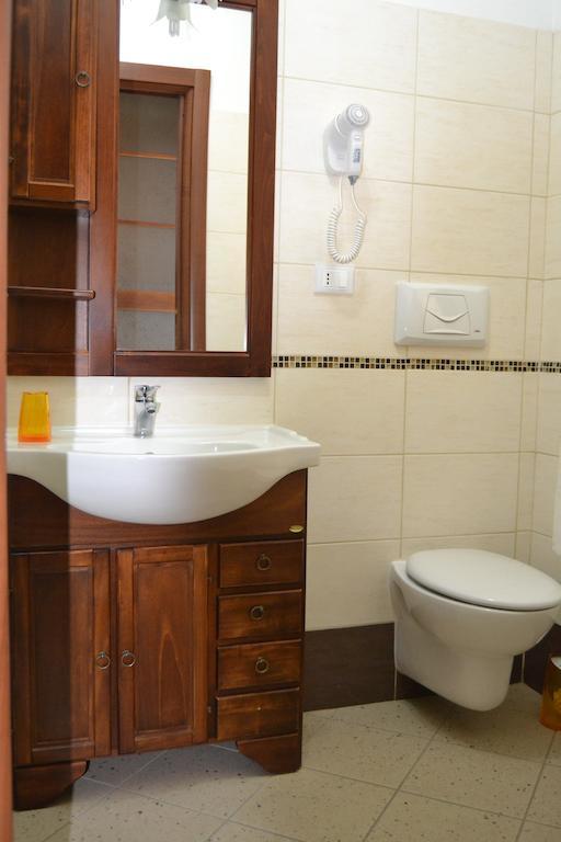 Affittacamere Al Mare Oristano Phòng bức ảnh